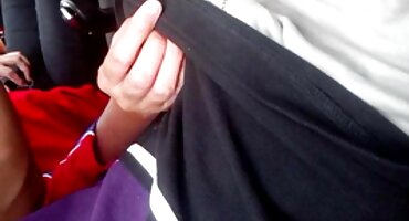 സൌനയിൽ, രണ്ട് പ്രായപൂർത്തിയായ പെൺകുട്ടികൾ ഒരു യുവതിയുമായി ഒരു കൂട്ടബലാത്സംഗത്തിന് പ്രേരിപ്പിച്ചു