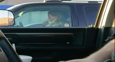 കാമുകന് കീഴടങ്ങി