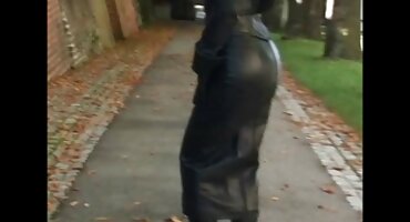 റെഡ് ഹെയർഡ് ലേഡി ഒരു ലൈംഗിക ഗെയിമിൽ പങ്കെടുക്കുന്നു