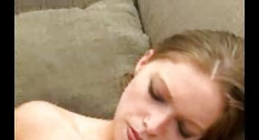 വരാന്തയിൽ ആ മനുഷ്യന്റെ ലിംഗം വലിച്ചെറിഞ്ഞു, ഷേവ് ചെയ്ത യോനിയെ കെട്ടിപ്പിടിച്ചു