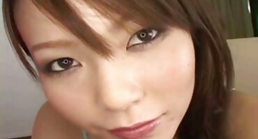 അശ്ലീല വീഡിയോ റോൾ വേണ്ടി കറുത്ത പുരോഹിതൻ റൈഡുകൾ