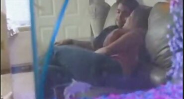 ഒരു വലിയ ലിംഗം കൊണ്ട് അപരിചിതന്റെ നനഞ്ഞ യോനിയെ എബണി അടിച്ചു