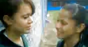 യുവ റഷ്യൻ സുന്ദരി ഫോ ഡി