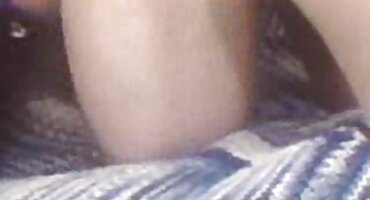 പക്വതയുള്ള ടിറ്റിനെ ഒരു കോക്ടെയ്ൽ ഉത്തേജിപ്പിക്കുകയും ഫക്ക് ചെയ്യാൻ തയ്യാറാകുകയും ചെയ്യുന്നു