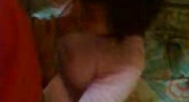 മകൾ അച്ഛന്റെ മുന്നിൽ കാലുകൾ വിരിച്ച് ഒരു കോഴി കൊടുത്തു