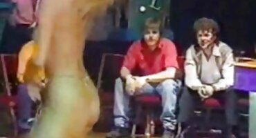 ബസ്റ്റി വൃദ്ധൻ അവളെ ഒരു മനുഷ്യൻ ലൈംഗിക സന്തോഷങ്ങൾ പഠിപ്പിക്കും