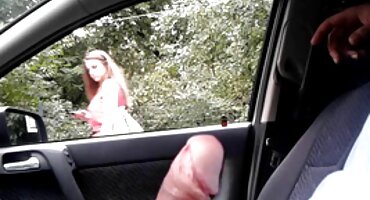 യുവ റഷ്യൻ സുന്ദരി അവളുടെ കഴുത ഒരു അനുഭവപരിചയമില്ലാത്ത പയ്യന്റെ കോഴിയെ എടുത്തു