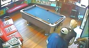 മൂന്ന് കാമുകിമാർ ആരംഭിച്ചു ഒരു ലെസ്ബിയൻ കൂട്ടുകെട്ട് ഒരു സമൃദ്ധമായ ഓറൽ കൈസെസ്