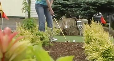 കളിപ്പാട്ടം ബ്രൗണിഷ് സ്കൂറോ