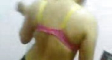 യൂത്ത് ആഷ്-ബ്ലൗണ്ട് ഇഷ്ടപ്പെടുന്നത് വസ്ത്രധാരണം ഫക്ക്-എ-തോൺ