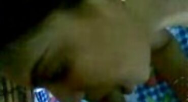 ബ്ലാൻഡ് പതുക്കെ ലിംഗം തല സക്സസ് അവന്റെ കം നക്കുന്നു