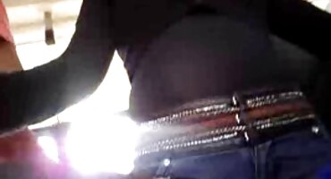 ആകർഷകമായ നൃത്തം സ്റ്റോക്കിംഗിൽ ഒരു ചൂടുള്ള അനലോഗ് അവസാനിച്ചു