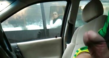 രണ്ട് മസാലകൾ അവരുടെ ക്ലയന്റുമായി സജീവമായി ക്ഷീണം വരെ