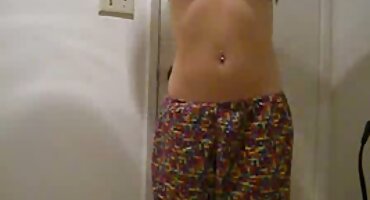 അടിവസ്ത്രത്തിൽ കാമുകനെ കണ്ടുമുട്ടി, അതിശയകരമായ അബദ്ധങ്ങൾ വാഗ്ദാനം ചെയ്തു