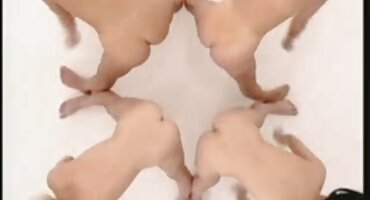 ഞാൻ സാന്താക്ലോസിന്റെ വരവിനായി കാത്തിരുന്നു, കിടക്കയിൽ വല്ലാതെ കീഴടങ്ങാൻ തുടങ്ങി