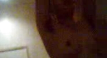 റെഡ്ഹെഡ് രാവിലെ ത്രശൊദ്ര് ഒരു വലിയ ഫാലസ് കൂടെ ഒരു മാച്ചോ പ്രചരിപ്പിച്ചു