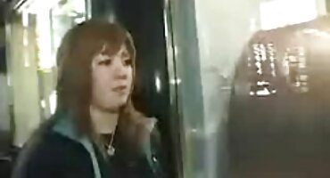 റഷ്യൻ പയ്യൻ സ്റ്റോക്കിങ്സിൽ നിഷ്കളങ്കനായ ഏഷ്യൻ കഴുത