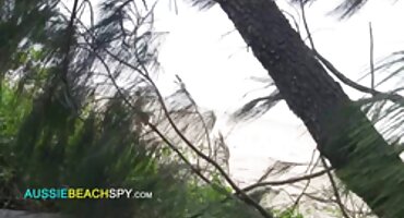 വലിയ മുലകൾ കൊണ്ട് അമ്മ നാണംകുണുങ്ങിയായ മകനുമായി കൂടിക്കാഴ്ച ആവശ്യപ്പെട്ടു