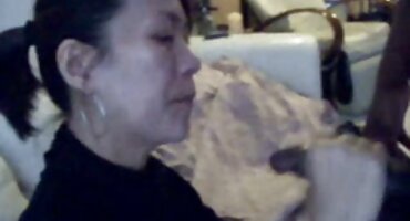 അവൻ വീട്ടിൽ കൊണ്ടുവന്നു ഒരു നനഞ്ഞ റഷ്യൻ പെൺകുട്ടി സോഫയിൽ ഒരു ചൂടുള്ള ഫക്ക് വേണ്ടി