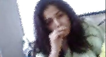 ഒരു മനോഹരമായ പ്ലംബർ ഒരു രോമമുള്ള കുണ്ടി കൂടെ വിവാഹിത