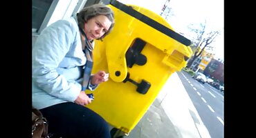 പരാജയം എബണി പുരുഷന്മാർ ഒരു ജനക്കൂട്ടം നശിപ്പിച്ചു