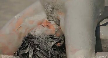 കാമുകന്റെ കഴുത നക്കുന്ന കറുത്ത സ്റ്റോക്കിംഗുകൾ