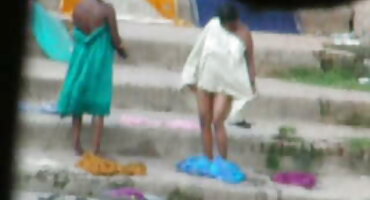 കാറിൽ ഡ്രൈവിംഗ് ഇൻസ്ട്രക്ടറായ അച്യുതാനന്ദൻ