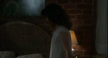 പ്രഭാത തുണികൊണ്ടുള്ള ഒരു റഷ്യൻ സ്കൂൾ വിദ്യാർഥിനി