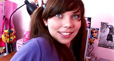 മസാജിൽ നിന്ന് ഊർജ്ജവും ശക്തമായ ആവേശവും വെളുത്തുള്ളി അനുഭവപ്പെട്ടു