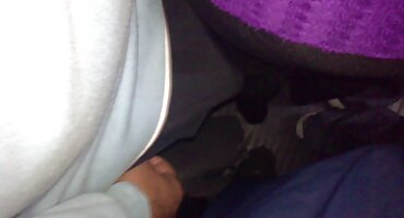 ഷവർ നിന്ന് അച്യുതാനന്ദന് ലഭിച്ചു ശിരോവസ്ത്രം എടുത്തു