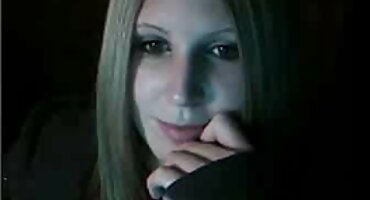 അവന് റഷ്യന് പെണ്കുട്ടിയുടെ ഷേവ് ചെയ്ത പുസ്സിയെ പിടിച്ചു അവിടെ വച്ച് അവളുടെ ഫാലസ് ഓടിച്ചു