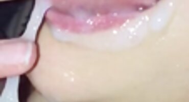 ബ്ലോണ്ട് കാൻഡ് എൽ ലിഷ്സ് ഒരു യുവ കോച്ചിന്റെ രുചിക്ക് അടിമയാണ്