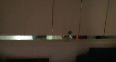 റെനാറ്റ ഫൊ ഫൊ കാസ്റ്റിംഗ് ഏജന്റിന്റെ കോഴി സേവിക്കുന്നു