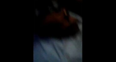 ആകർഷണീയമായ എബണി പെൺകുട്ടി സ്റ്റോക്കിംഗ്സ് നൃത്തം ട്വെര്ക് തുടർന്ന് നശിച്ചു ലഭിക്കുന്നു