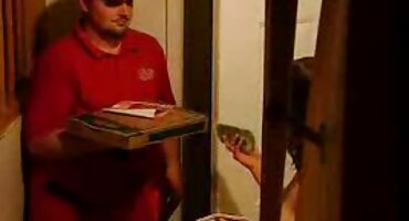 അവൾ ഹോസ്റ്റൽ മുറിയിൽ എത്തി, അയൽവാസിയുമായി ലെസ്ബിയൻ സെക്സ് നടത്തി