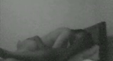 യംഗ് മിൻ റുസ്സോ റഷ്യൻ ചുണ്ടും പുസിയും ഉപയോഗിച്ച് ആൺകുട്ടിയുടെ കോഴിയെ സേവിക്കുന്നു