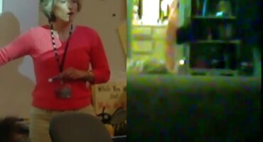 യുവ ലാറ്റിന പെൺകുട്ടി ആക്രമണാത്മകമായി ഒരു കറുത്ത പയ്യൻ