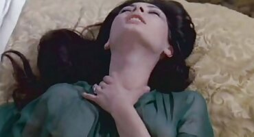 ന്യൂ ഇയർ കീഴിൽ സ്റ്റോക്കിങ്സ് ഇംതെര്ലൊചുതൊര് ബ്ലോണ്ട് ആകർഷിച്ചു