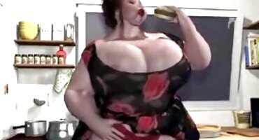 ചക്രത്തിൽ ഒരു മനുഷ്യനെ വശീകരിച്ച് നന്നായി ഫക്ക് ചെയ്യാൻ അവന്റെ വീട്ടിലേക്ക് കൊണ്ടുവന്നു